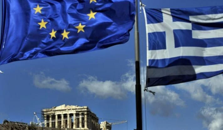 «Καμπανάκι» από Bloomberg: Γιατί η Ελλάδα κινδυνεύει με μία ακόμα χαμένη δεκαετία